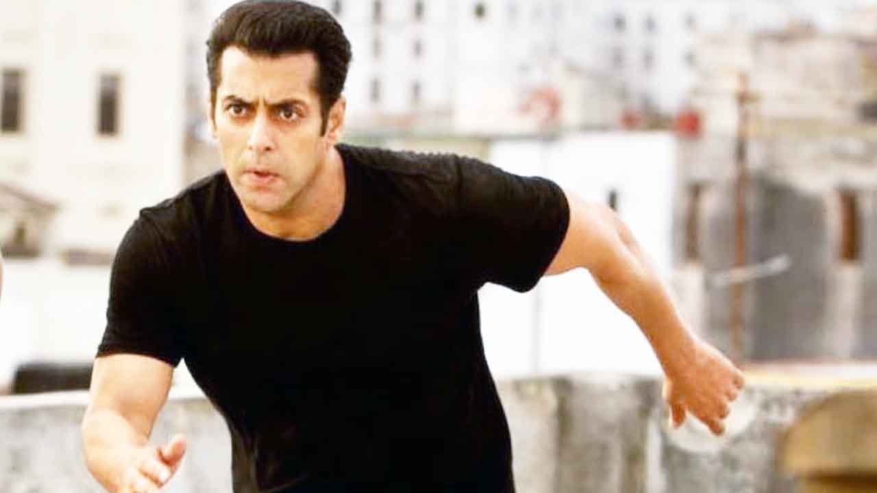 Top 5 Bollywood Remakes Inspired from South Indian Films