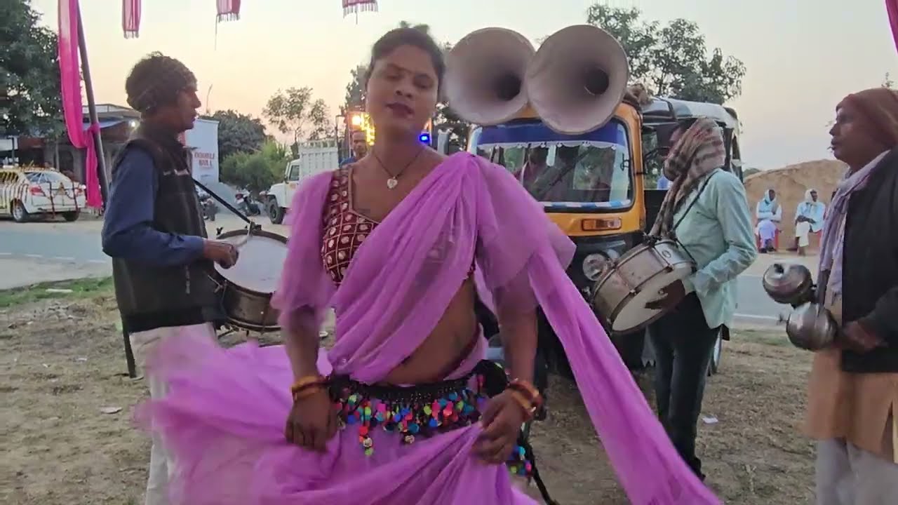 जौनपुर की फेमस बैंड पार्टी रंजना किन्नर का डांस।#ranjanayadav555 #baindparty #desibaja 