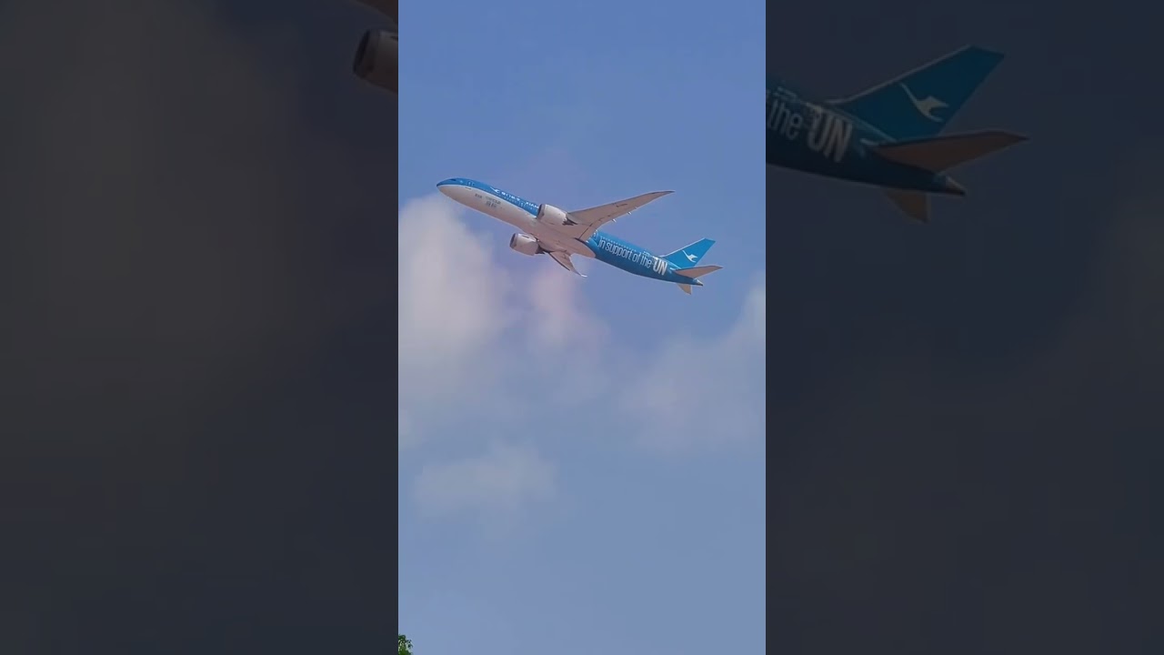 Xiamen Airlines Boeing 787 
