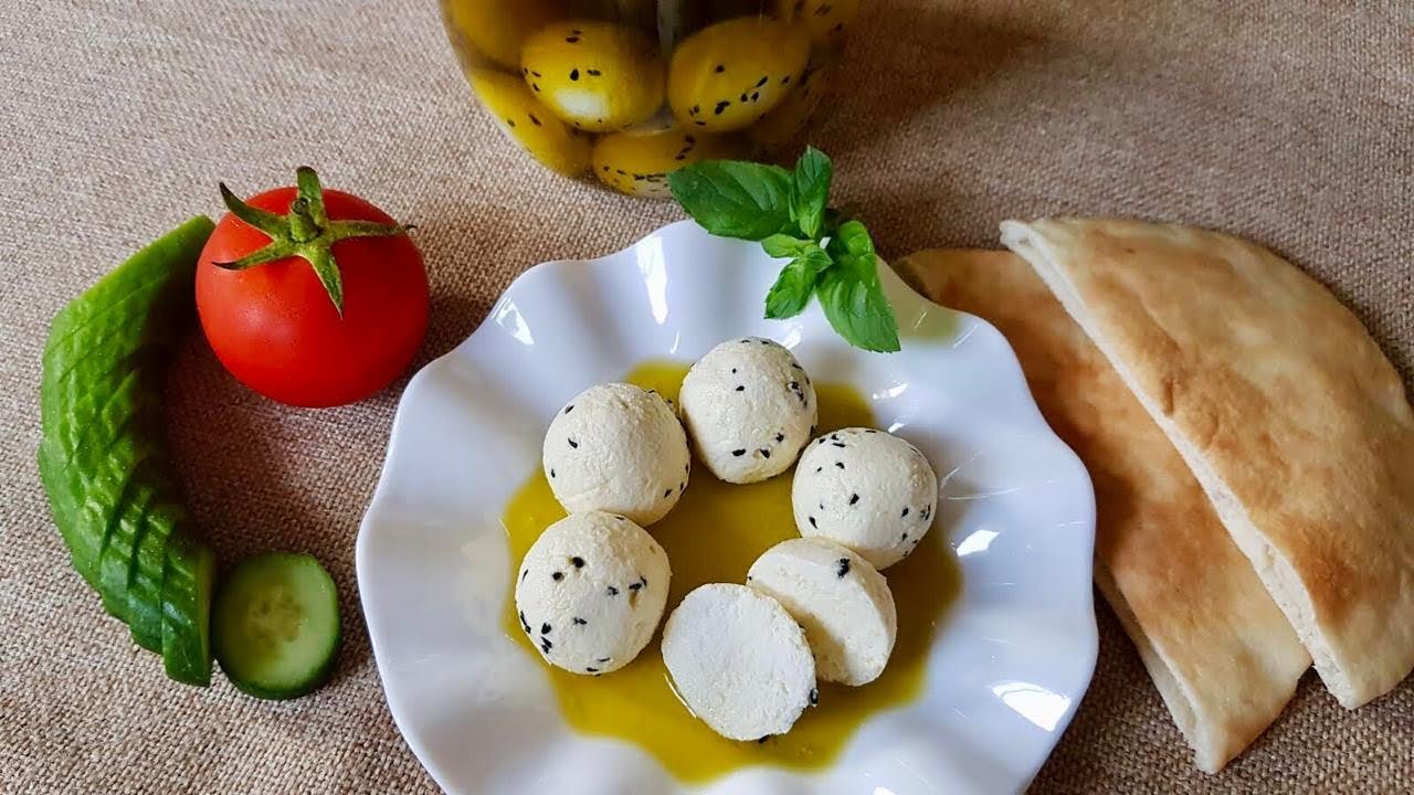 أفضل طريقة تحضير كرات اللبنة بالزيت «لبنة مدعبلة» مع طريقة ترويب اللبن بالبيت  Hommade labna balls