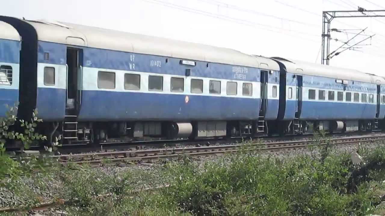BRC Red Chilli WAP 4e #22679# With Late Running 19040 Avadh Express