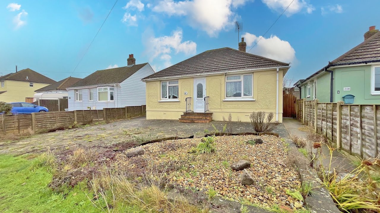 SO MUCH POTENTIAL, CHEAP TWO BEDROOM DETACHED BUNGALOW 