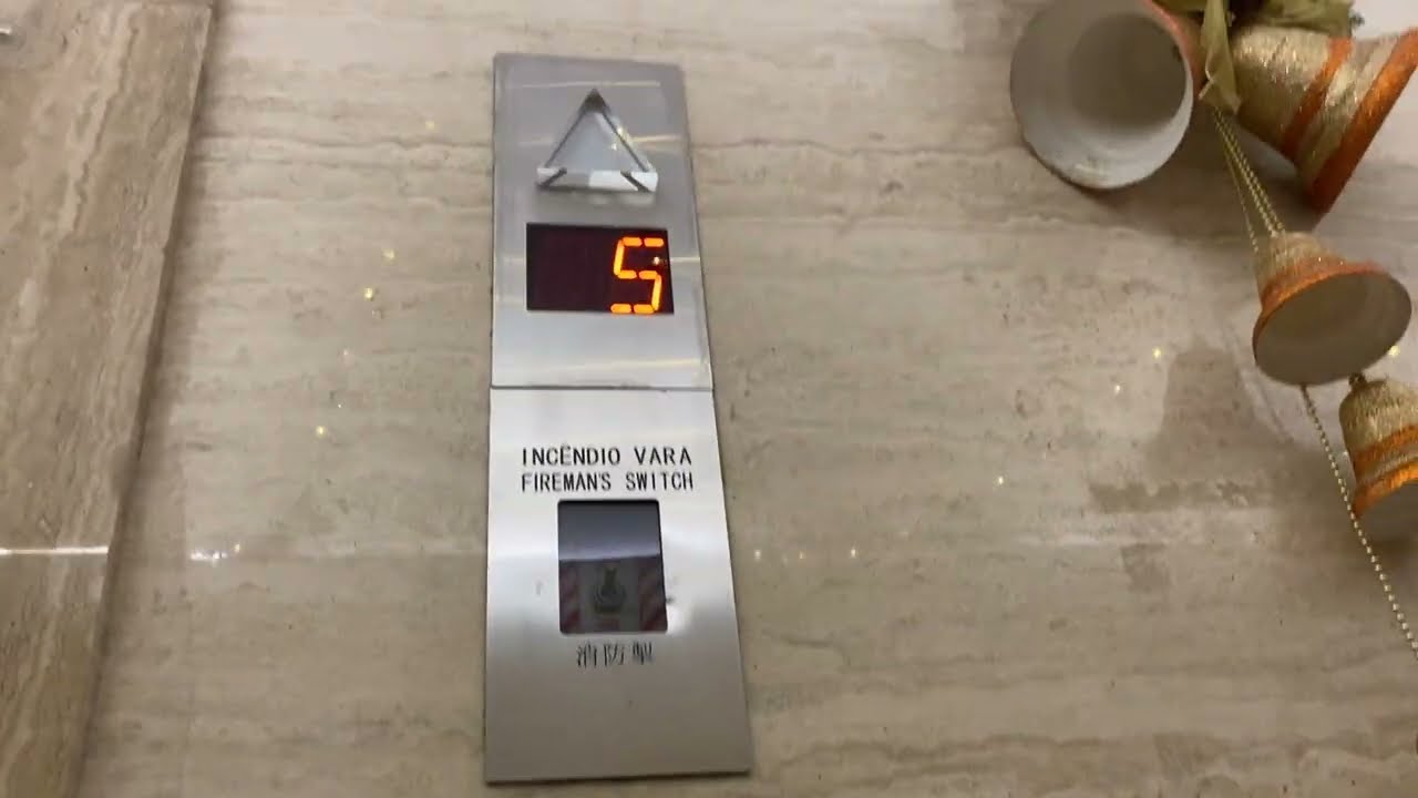 Nice OTIS 3200 high rise elevators in 澳門船澳街62號海擎天T2座