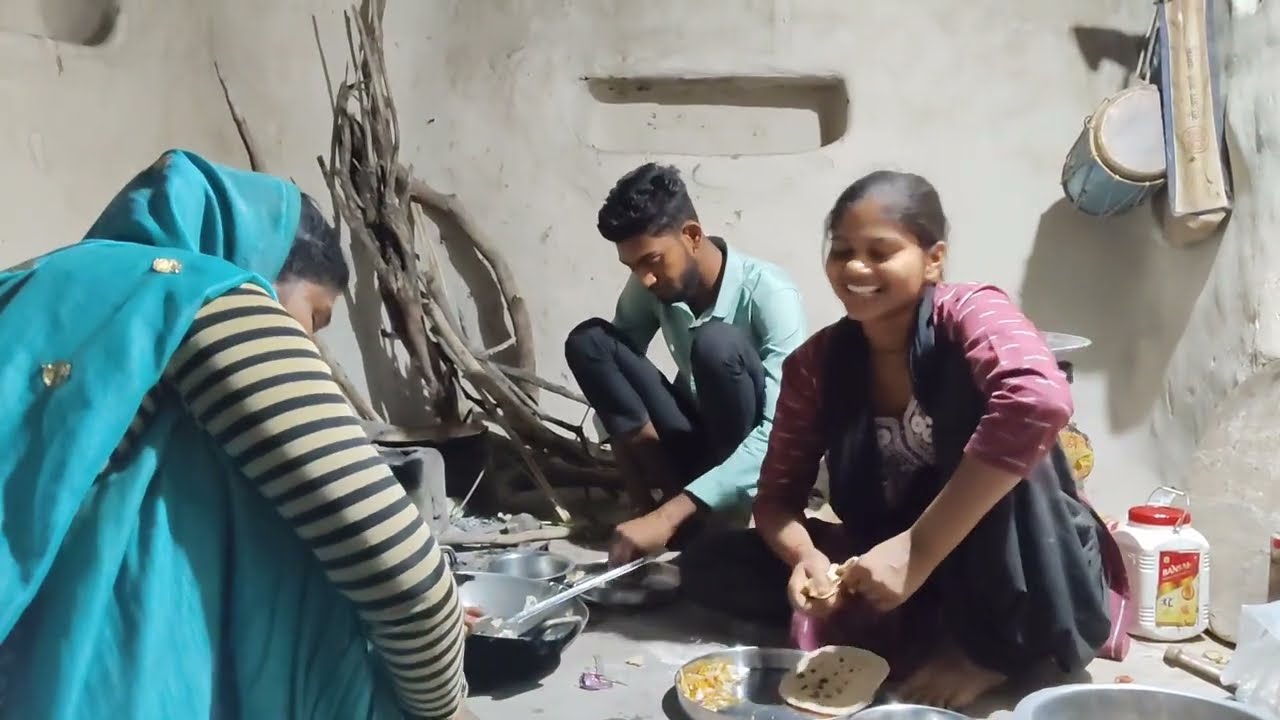 बिना मसाला के आलू पराठा प्याज पत्ता गोभी की सब्जी बना रही हैं l बहुत ही स्वादिष्ट सब्जी बनाई है 😊