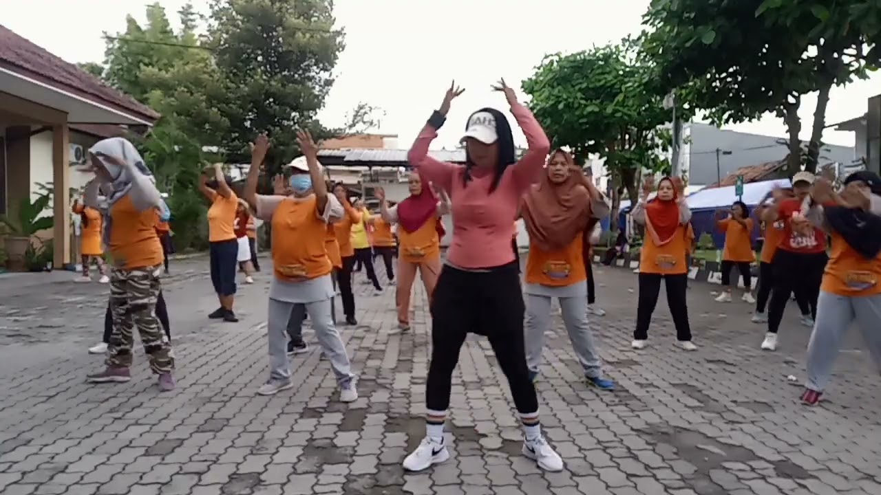 DJ RARERA RERA RERA RERAM(KUINGIN)#Senam Kreasi,demo ibu2 Senam BE-Yogya💃💃😃💪👍
