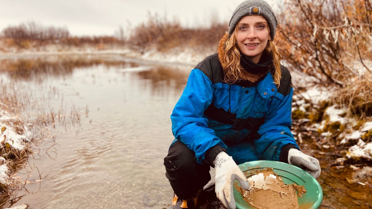 Prospecting the Nome gold rush's 3rd-richest creek (they found 14,500 ounces here in 1 year!)