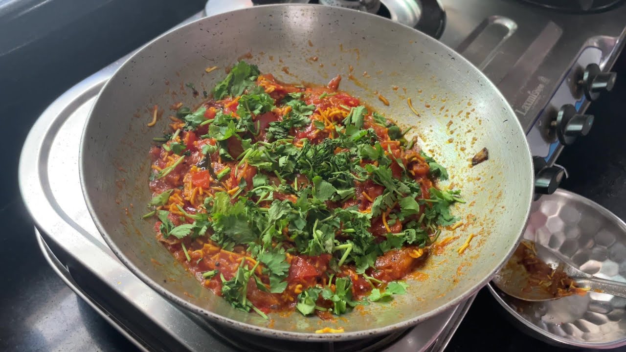 Gujarati style Sev Tamatar ki sabzi Recipe | Sev Tameta nu shaak