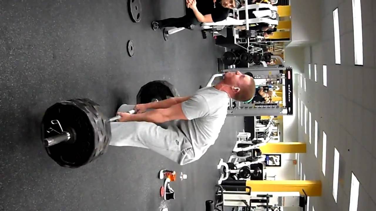 Nick Hunnewell 500 lb deadlift for 5 reps........belted