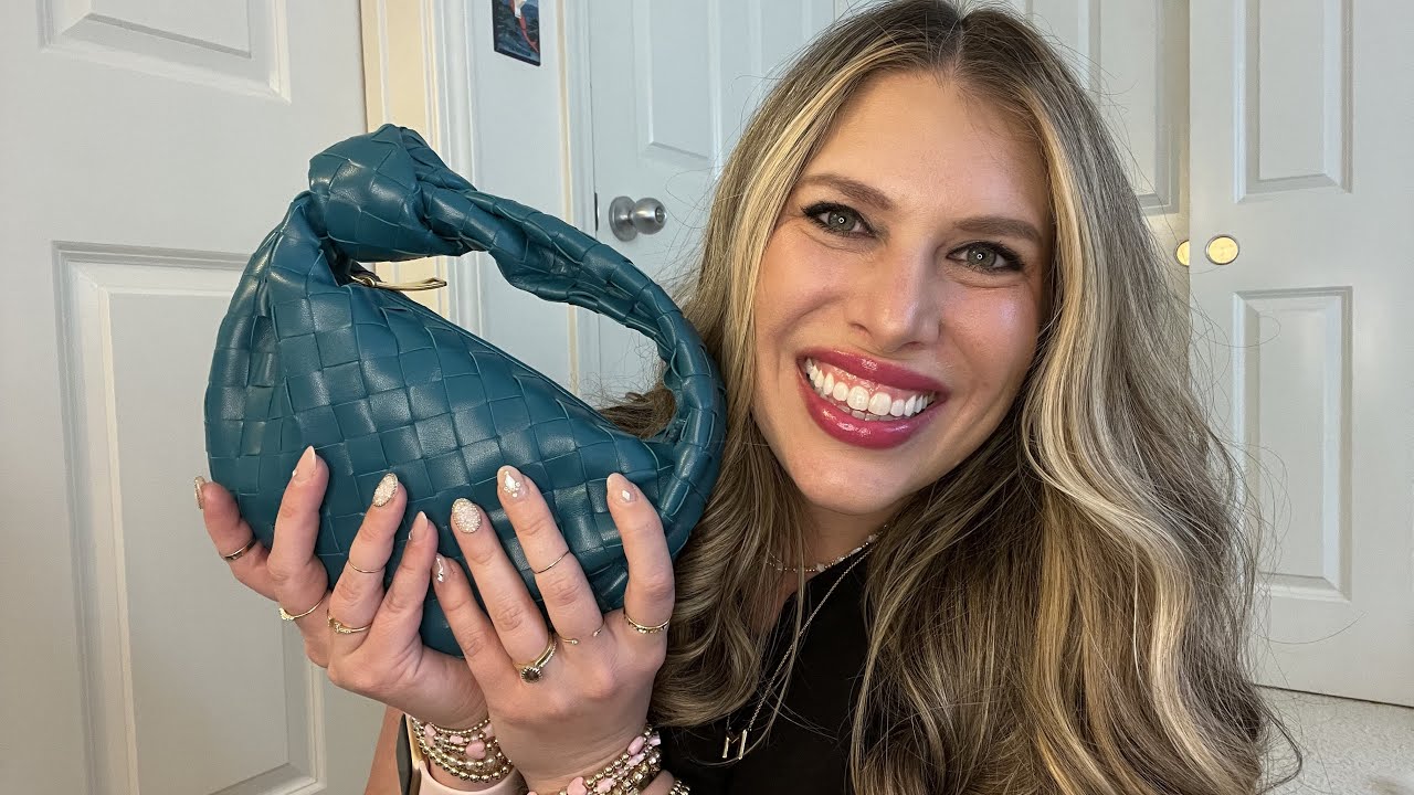 WIMB - Bottega Venetta mini Jodi bag review and what fits!