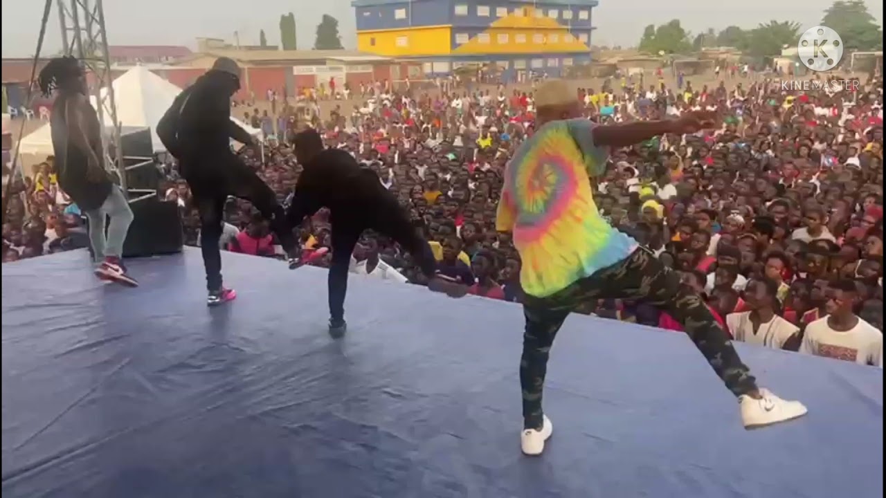 la prestation de dj moasco a l'abre de noël de kedjevara a port bouet adjoufou