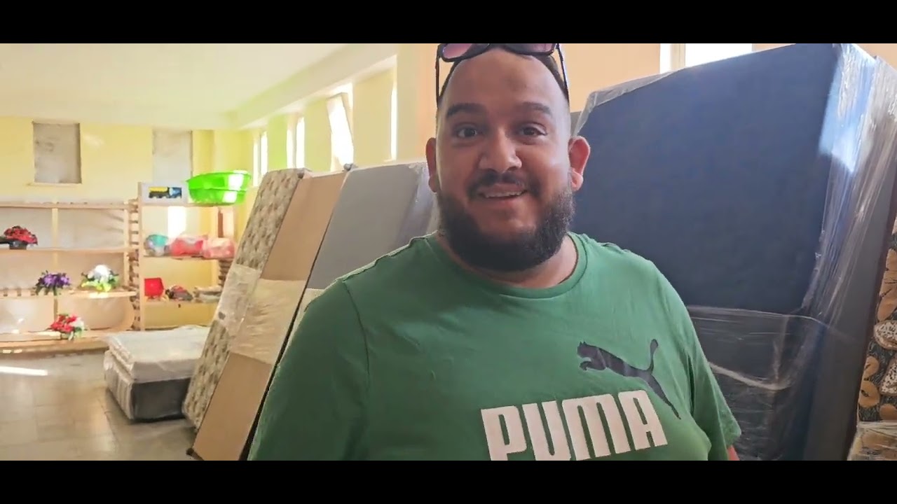 Chceli sme posteľ, kúpili sme skriňu.