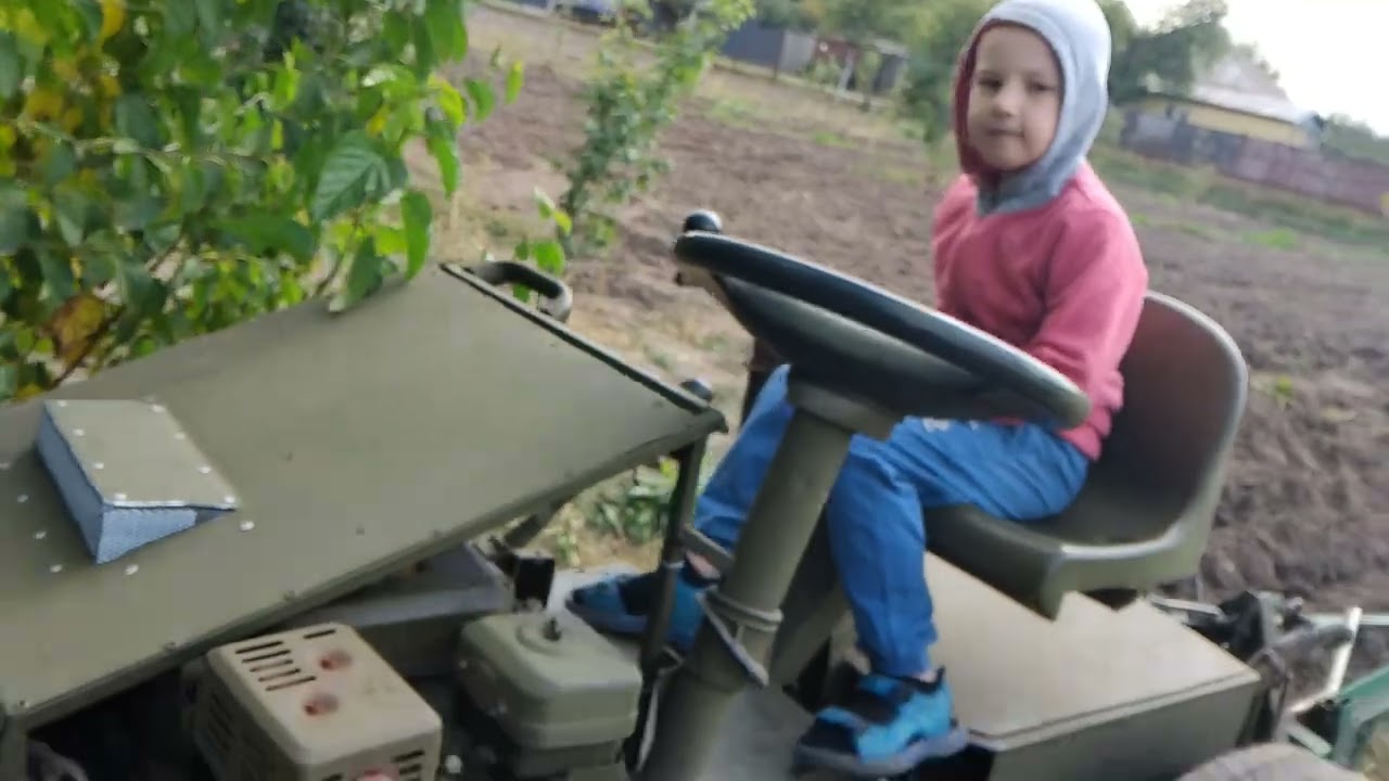 Пнреломка 4×4 з плугом на цілнику. 
