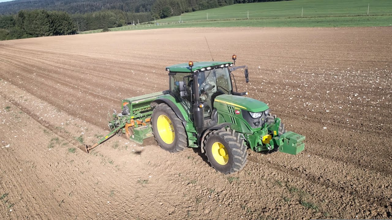 JOHN DEERE 6130R au semi de prairie dans le HAUT DOUBS