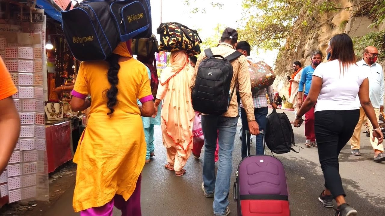Walking in Kumbh Mela 2021 // Bhimgoda Road // Haridwar 4K India