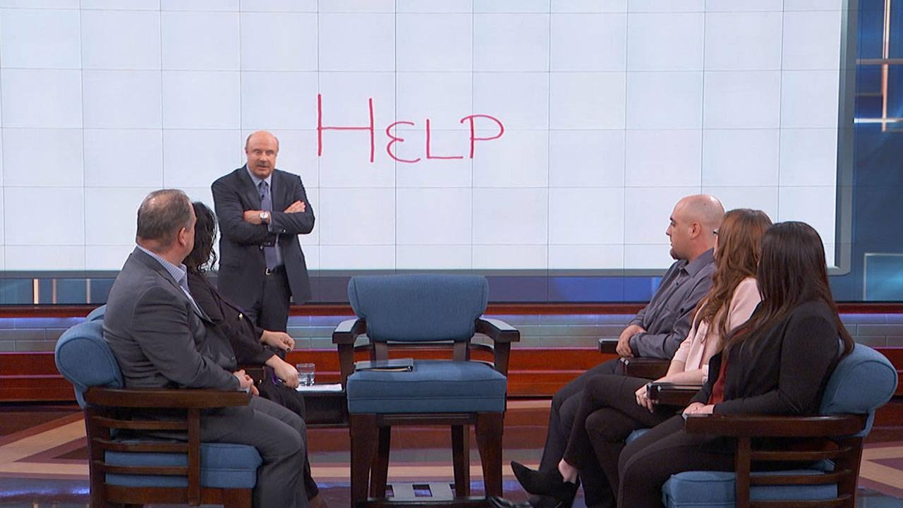 Как 23-летняя девушка оправдывает отсутствие работы, жизнь с родителями и ежедневное курение травки