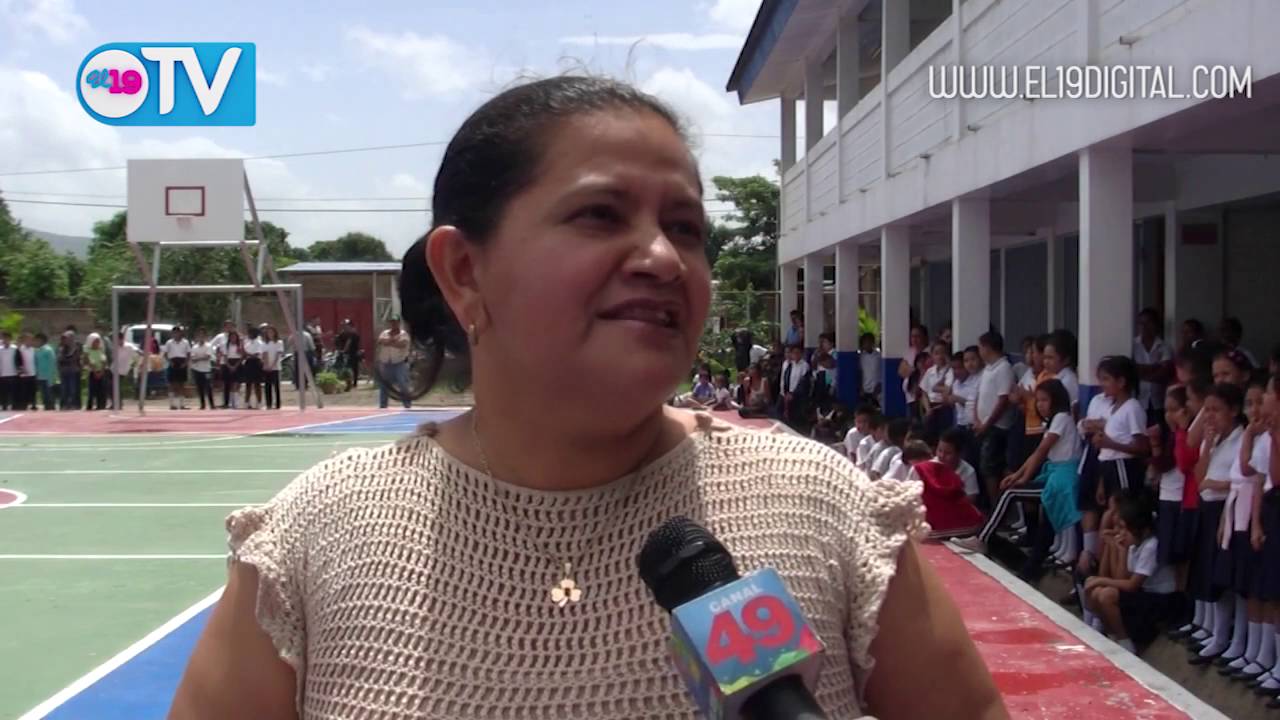 Estudiantes de la escuela Oscar Arnulfo Romero de Estelí, cuentan con cancha multiusos