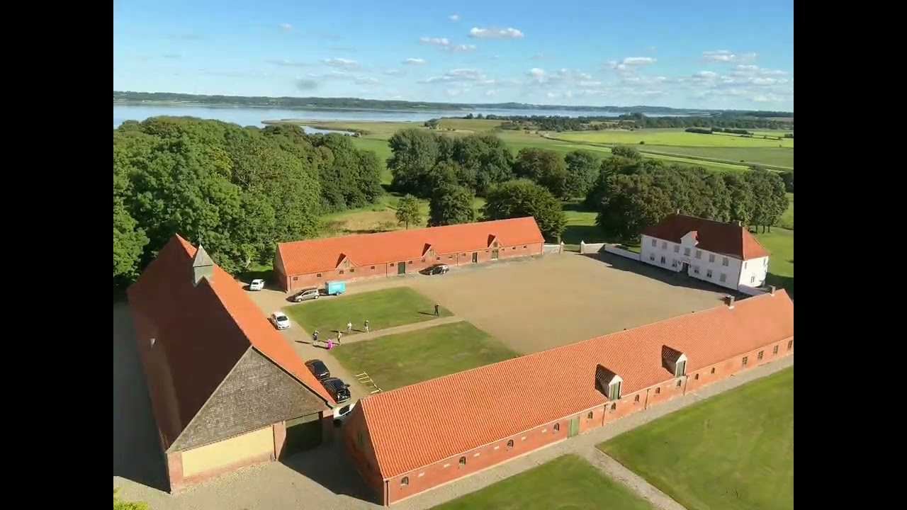 Strandet Hovedgaard by helicopter