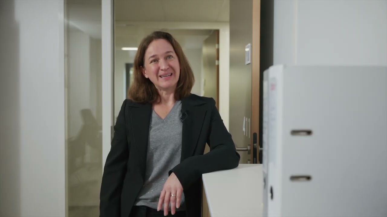 Découvrez le métier de chargée des ventes avec Céline !