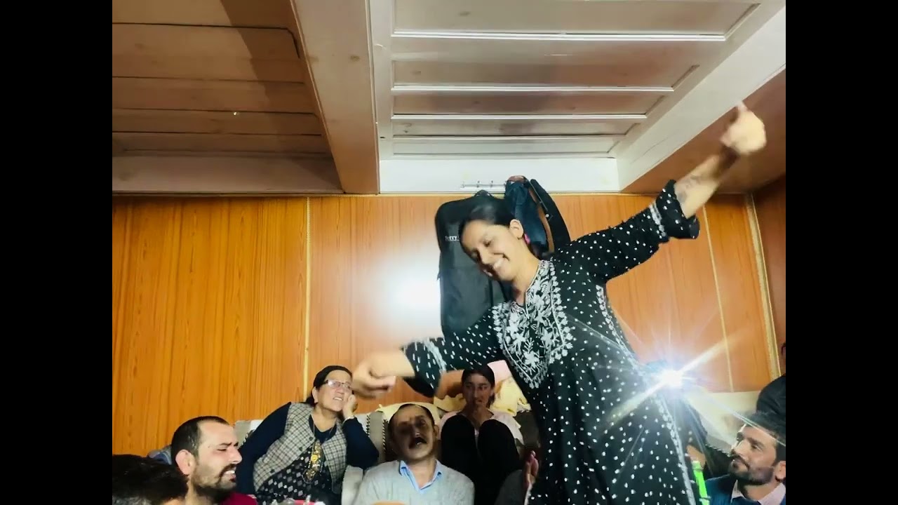 Kajal Mogta ka dance or song 🎶 😍 #pahari #natty #ourculture #himachali #viral #viralvideo #pahadi