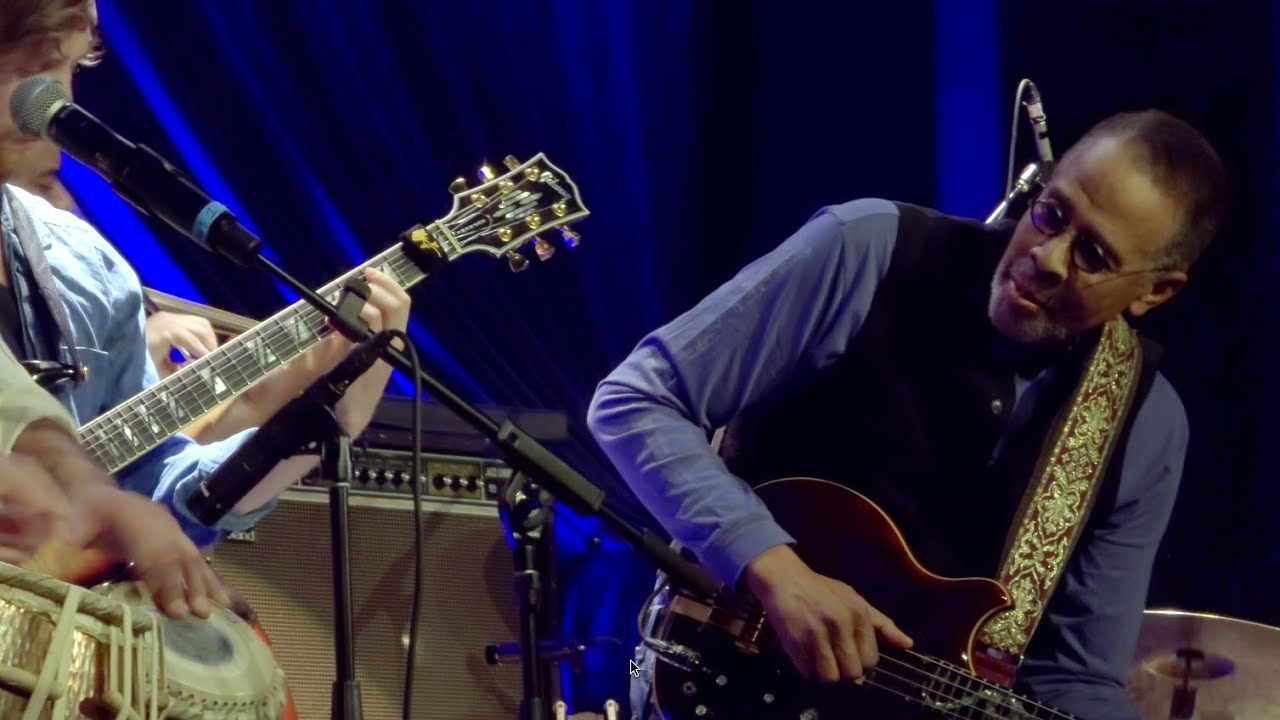 Stanley Clarke covers Charles Mingus' 