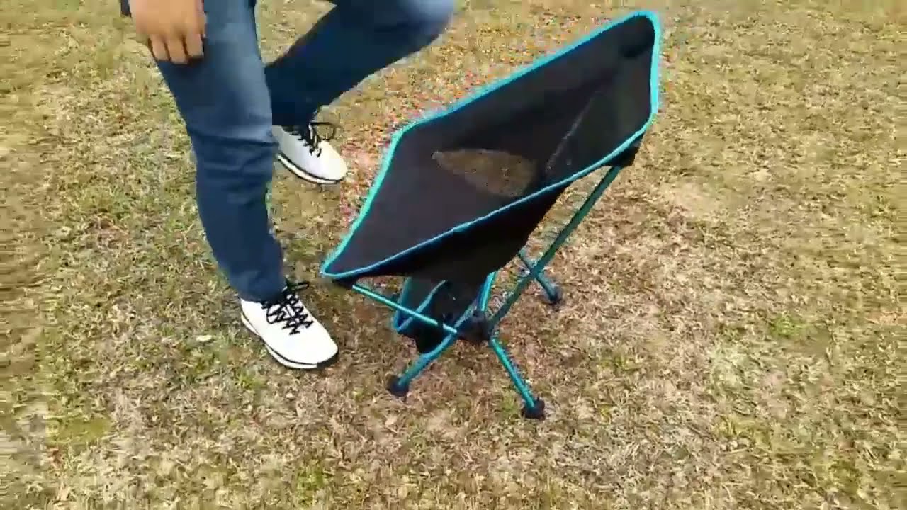 Ultralet og komfortabel sammenklappelig stol - perfekt til camping og fisketure!