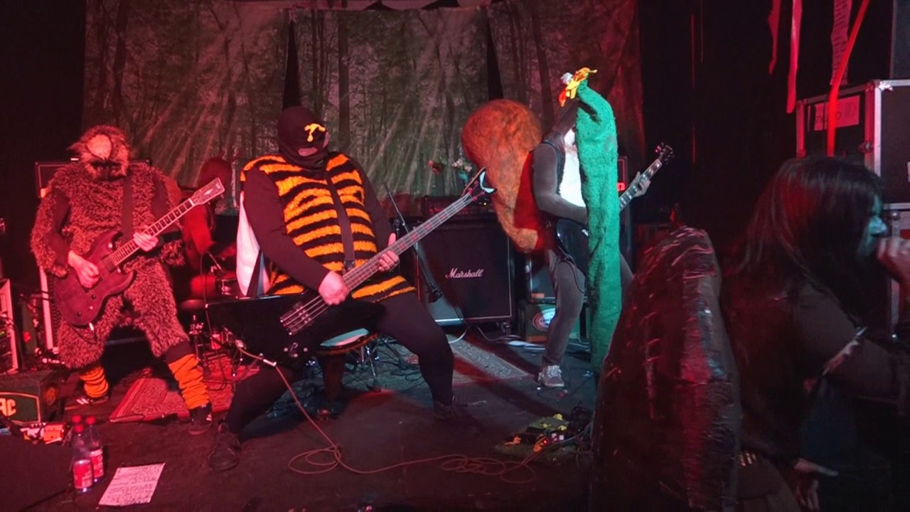 Attack of the Mad Axeman (1/2)
