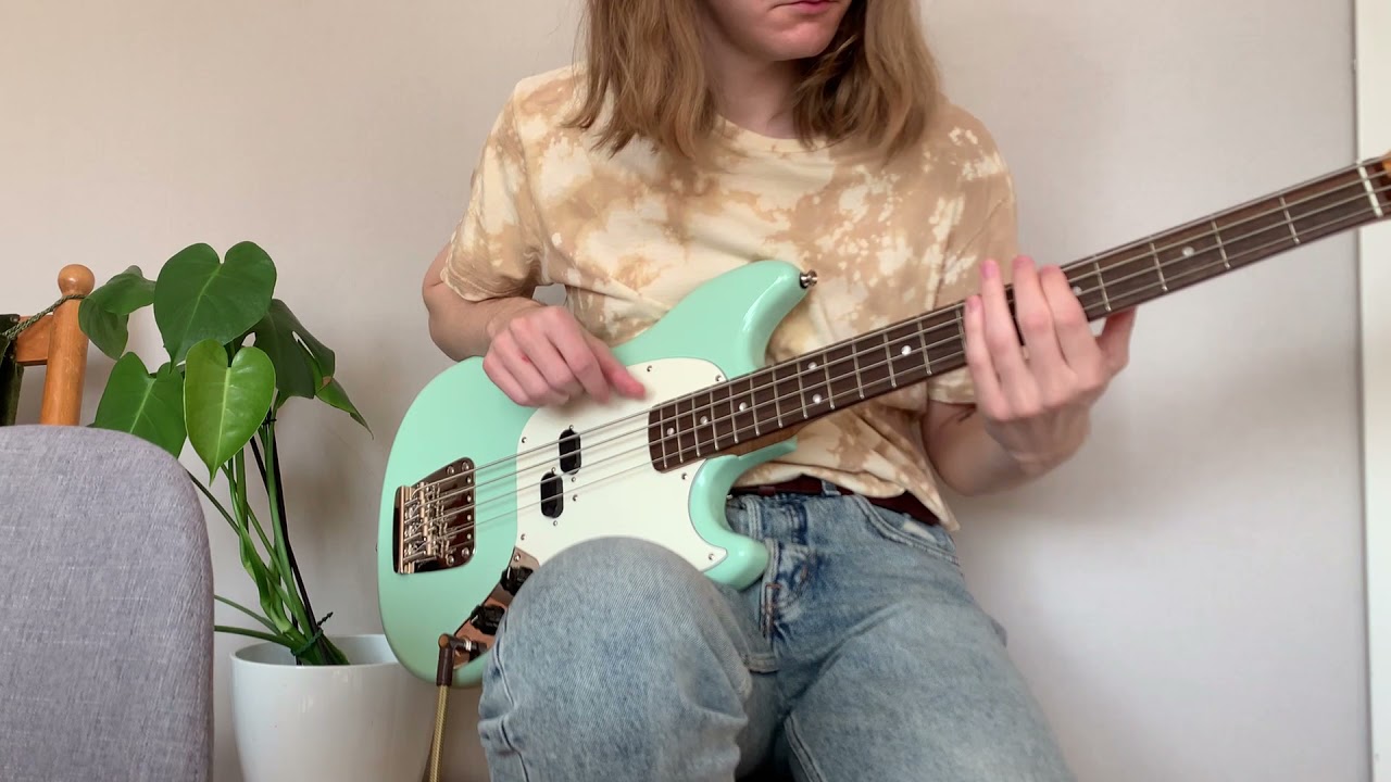 Jazz Bass Vs. Mustang Bass [Squier Classic Vibe Series]