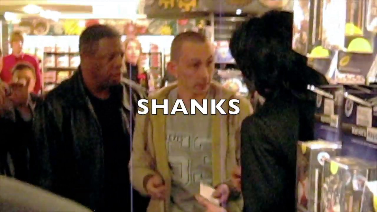 MICHAEL JACKSON SHOPPING IN HARRODS LONDON SIGNING AUTOGRAPHS KING OF POP *SHANKS*