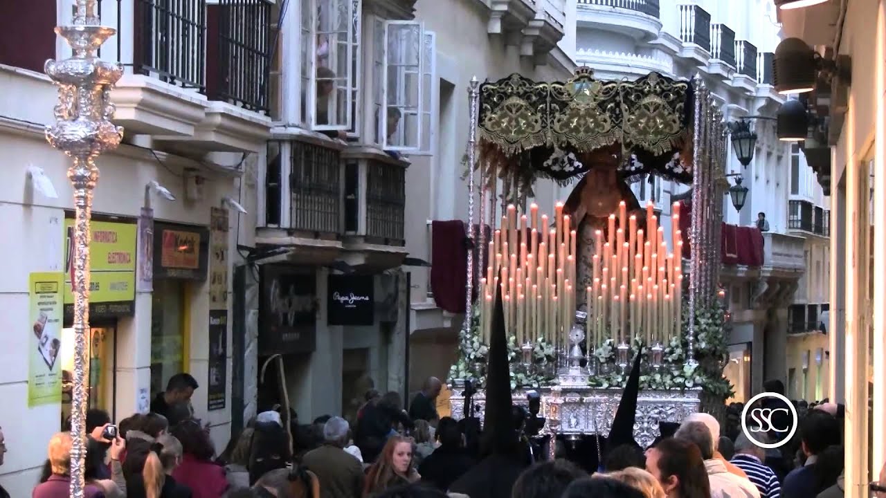 Las Aguas - Nuestra Señora de la Luz por la calle Novena - Semana Santa de Cádiz 2012