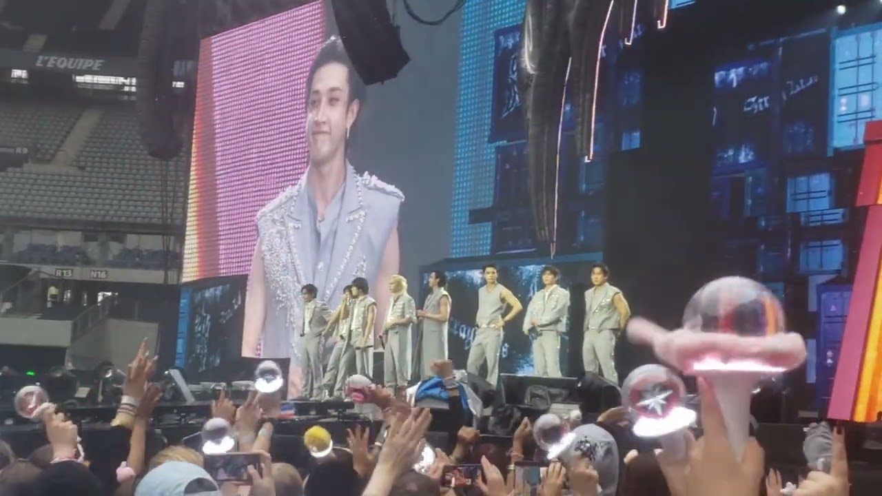 Just them talking so cuteee 