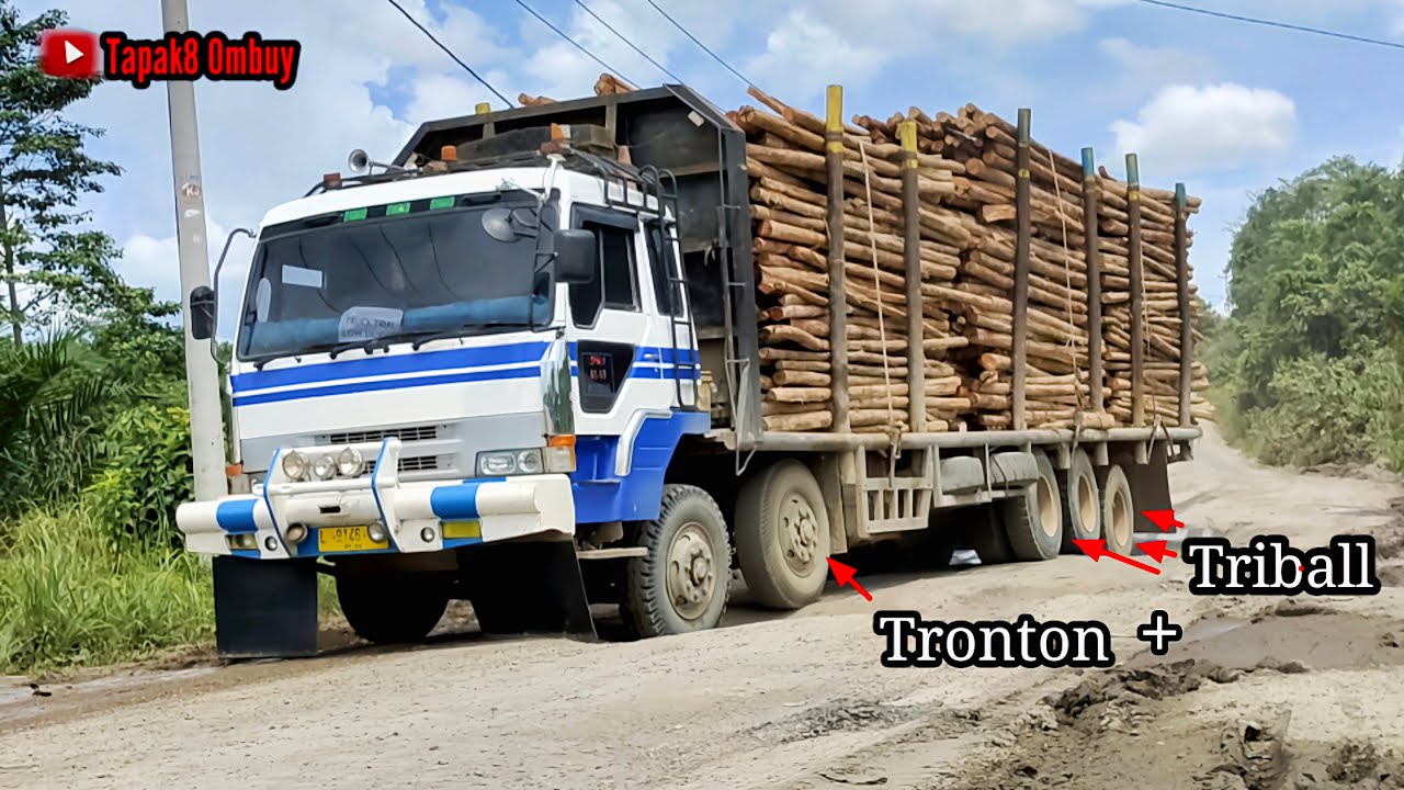Inilah Kelebihan Dari Truk Tronton Dan Tribal Super Panjang Ketika Melewati Jalan Berlobang