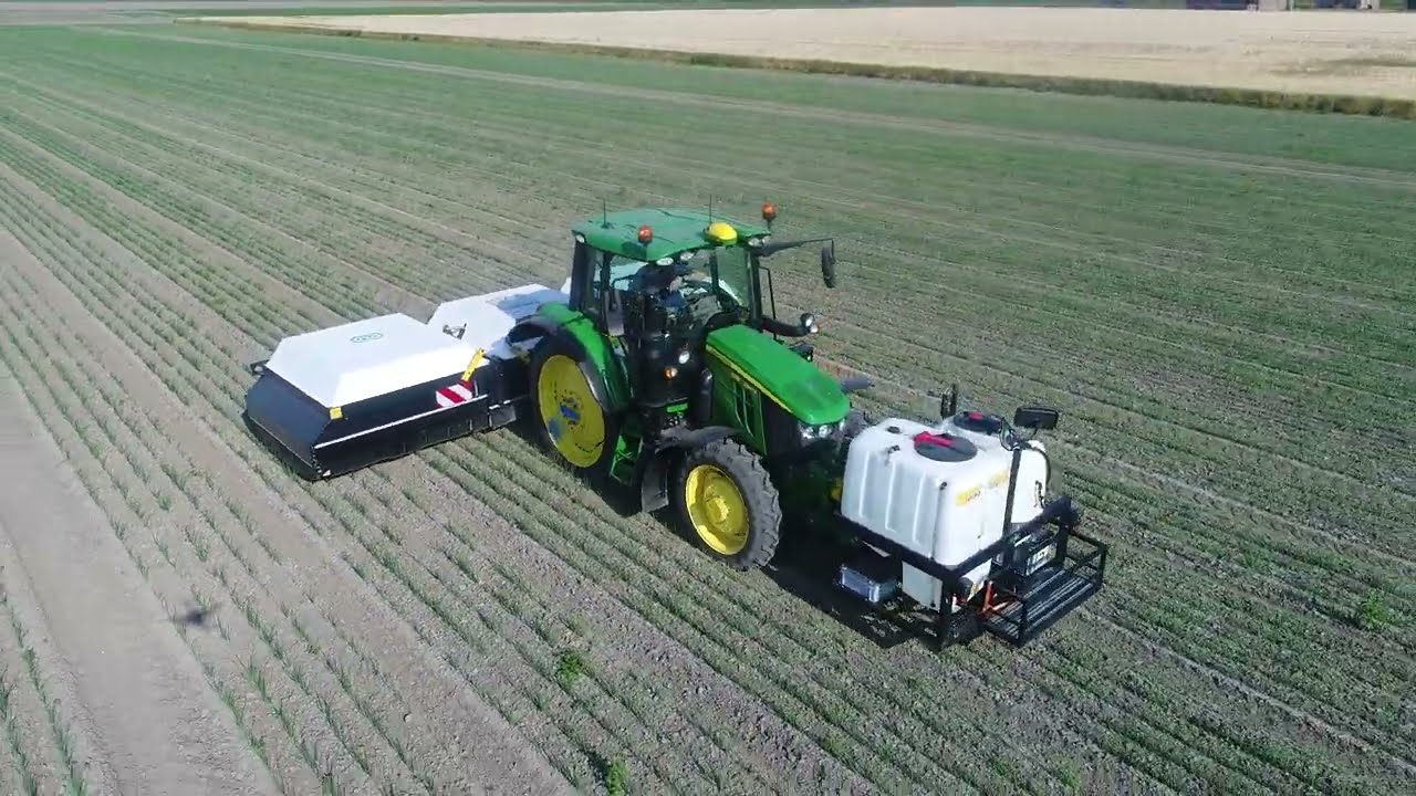 Ecorobotix ARA SpotSprayer in de uien!  Precision farming.