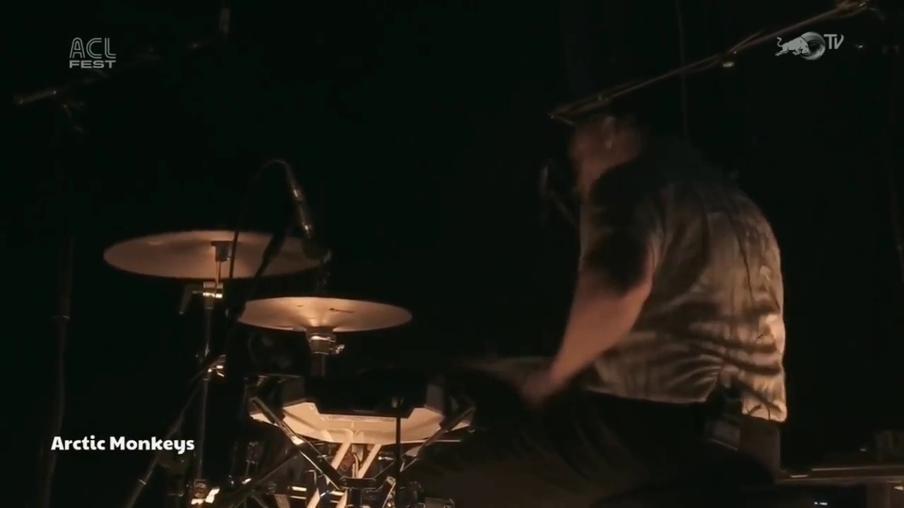 Matt Helders EPIC DRUM SOLO Arctic Monkeys