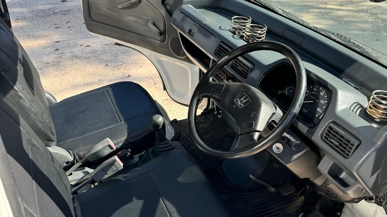 Honda acty steering wheel swap. Kei truck