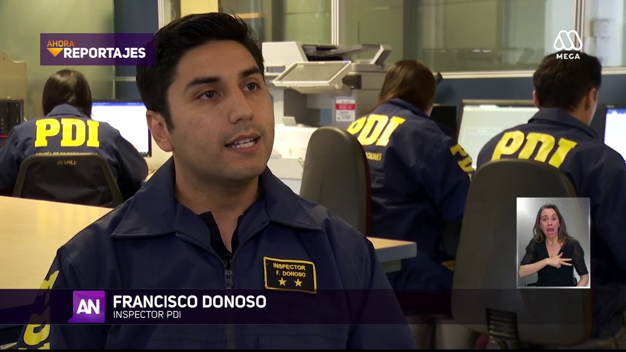 Reportaje: Cómo vive el aeropuerto de Santiago la lucha contra el tráfico de drogas