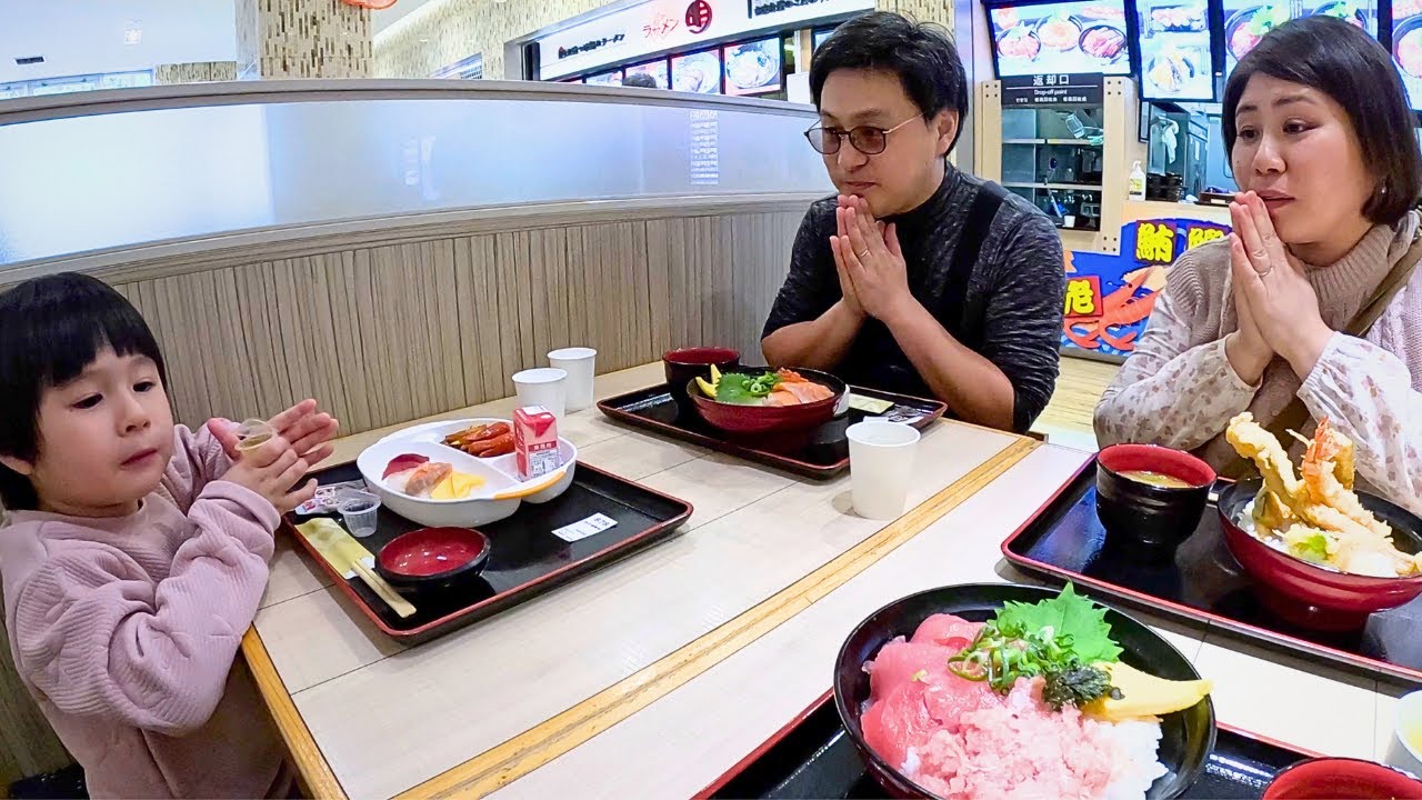 I Tried Hitchhiking in Japan... This is What Happened 🇯🇵
