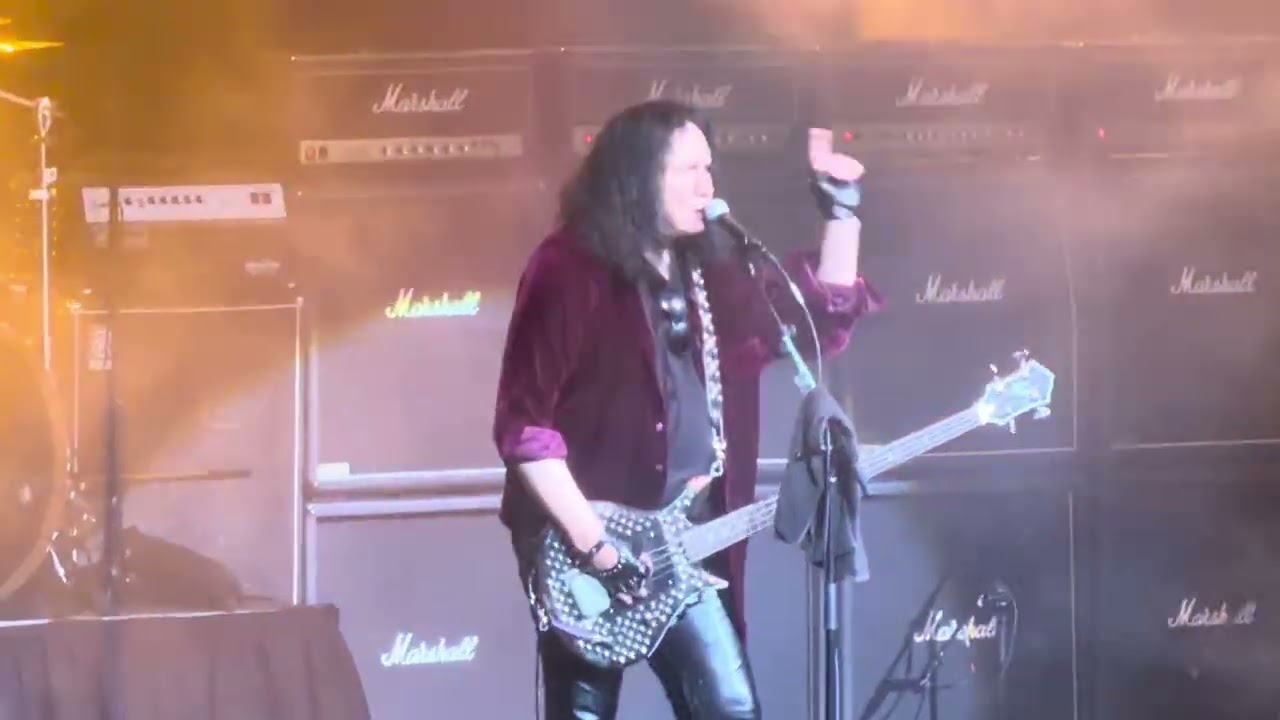 Gene Simmons (KISS) - Rock and Roll All Nite. Sea World Orlando,. Febrero 2026.