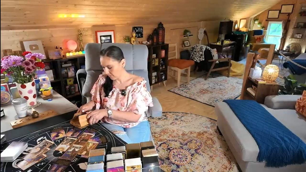 All Signs Tarot 📜 Akashic Records Messages 📜 May 2025