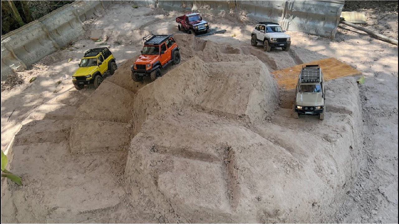 RC Car Obstacle Course | Extreme Sand Crawling with 5 RC Cars