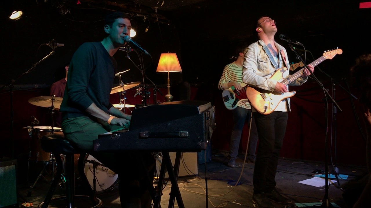 Joey Dosik 