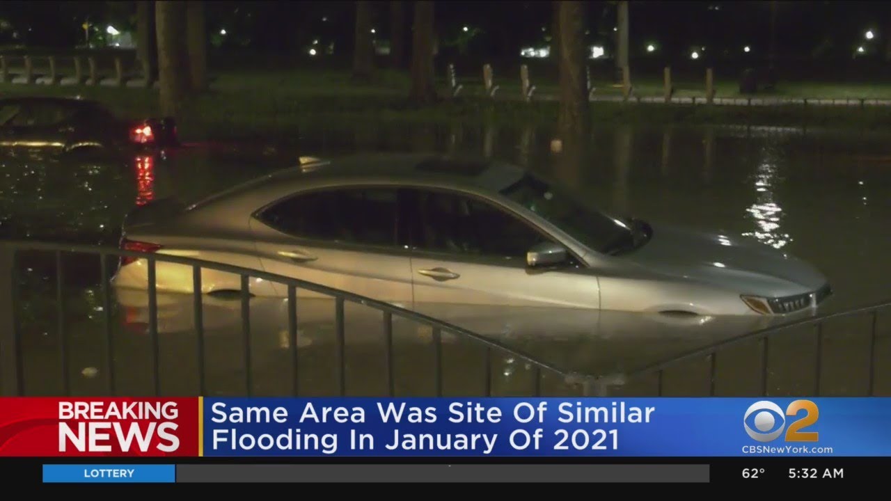 Water main break floods LIC, Queens