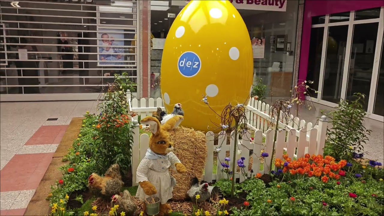 dez Einkaufszentrum Kassel, Osterdeko.