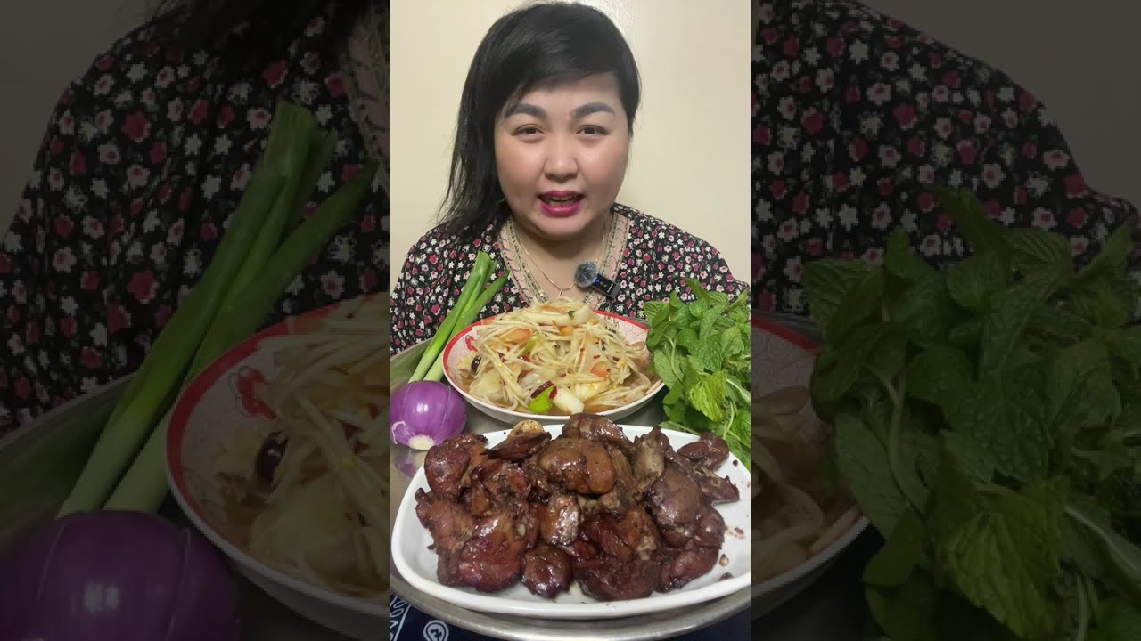 ตับไก่ย่างหวานๆกับส้มตำใส่ผักดองแซบๆจ้า