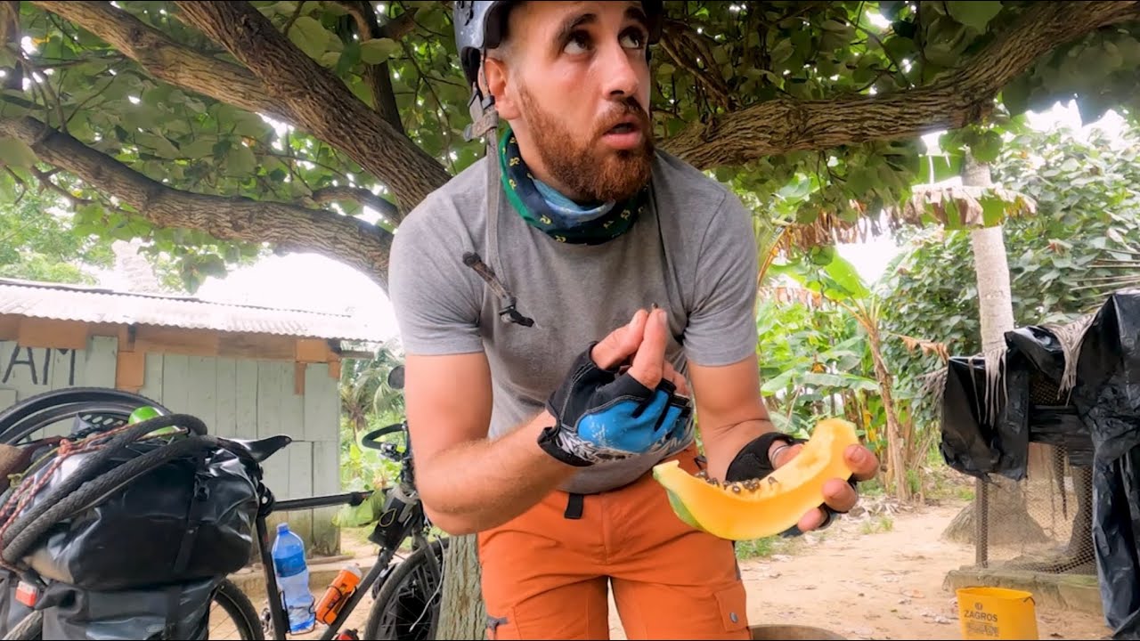 جربت فاكهة غريبة علينا  😯 في الطريق نحو Ghana الحلقة 53