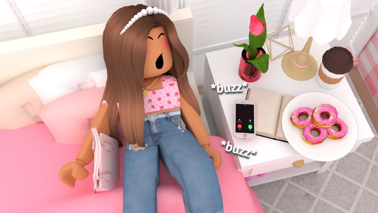 TEEN'S FIRST DAY OF SCHOOL... *WITH VOICE* | Roblox Voice Roleplay
