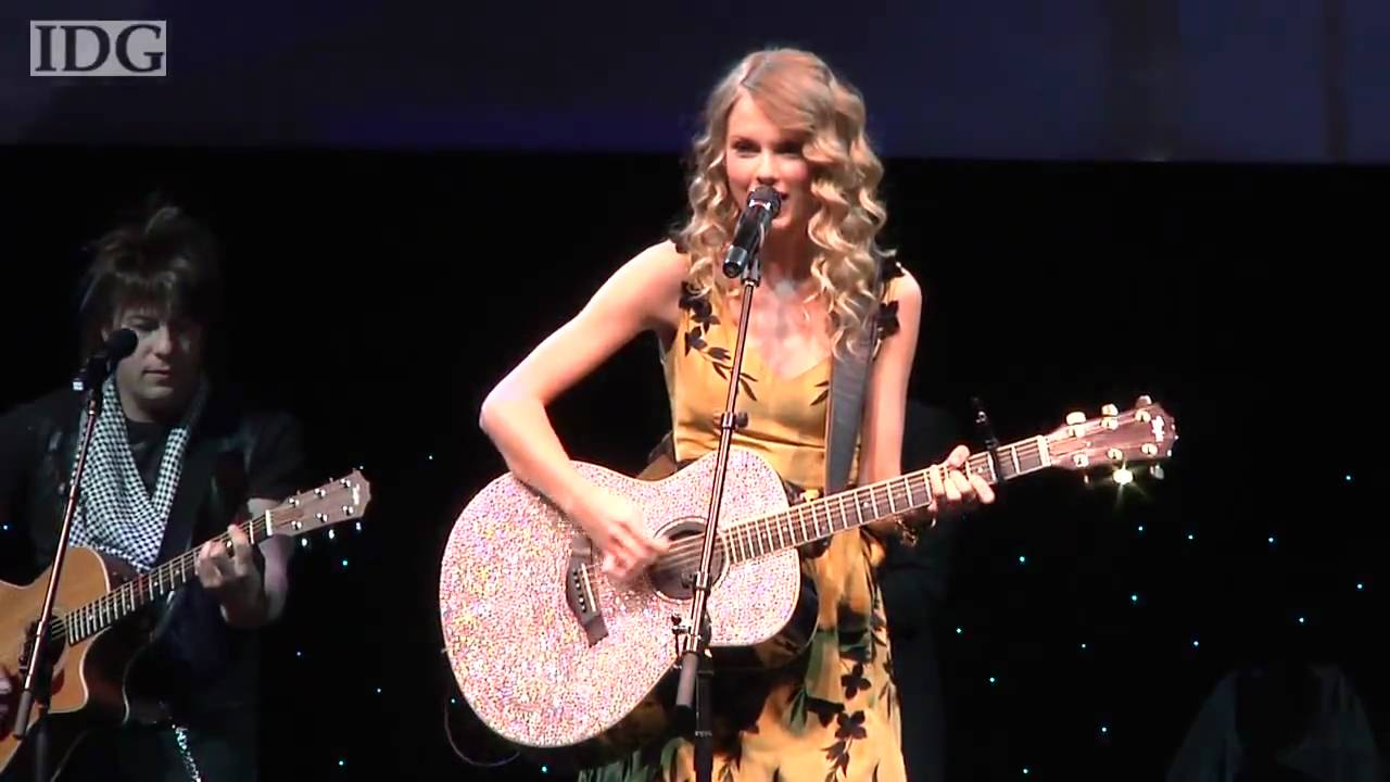CES: Taylor Swift performs 
