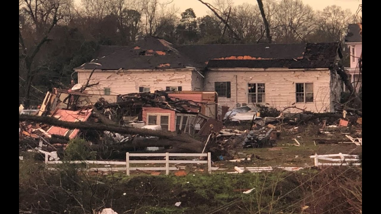VIDEO: Tornado destruction in small Alabama town of Wetumpka