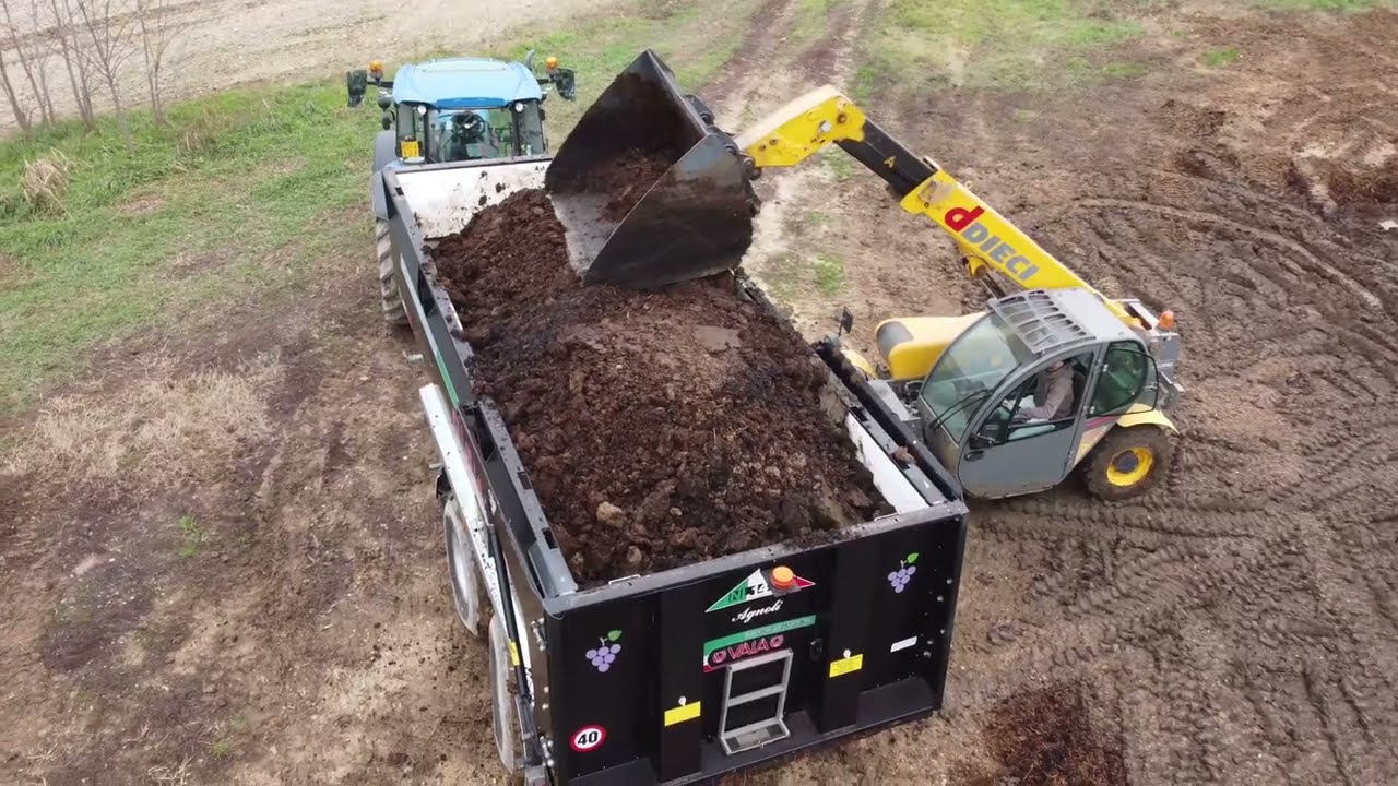 New Holland T5 e T4 + Vaia + Dieci | trasporto letame 💩