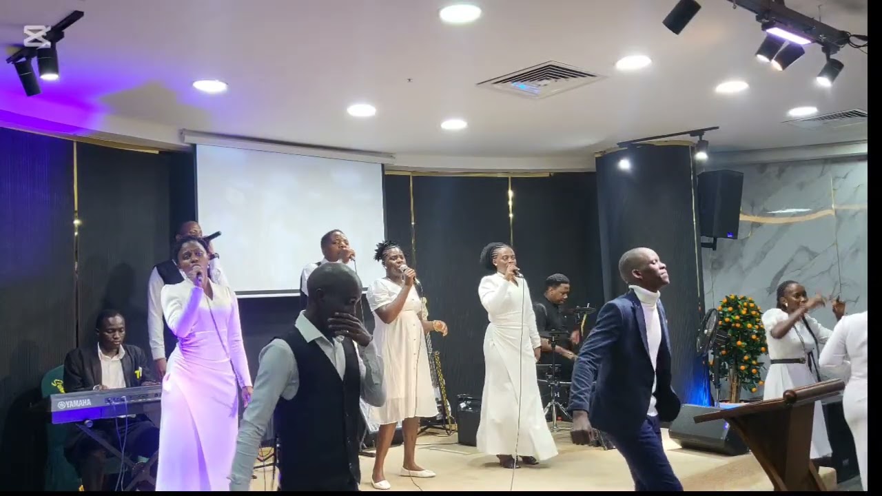 Akyakola..A praise Session With DivineMinistries International Choir ..