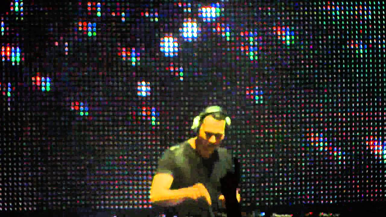 Tiesto live in Belo Horizonte 2013 - Intro + We own the night